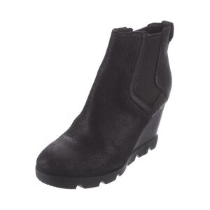 Sorel Joan Uptown waterproof wedge boot, dark brown, size 7. EUC with box.